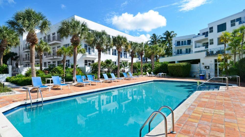 Trumans Hideaway by AvantStay Top Location w Patio BBQ Shared Pool Month Long Stays